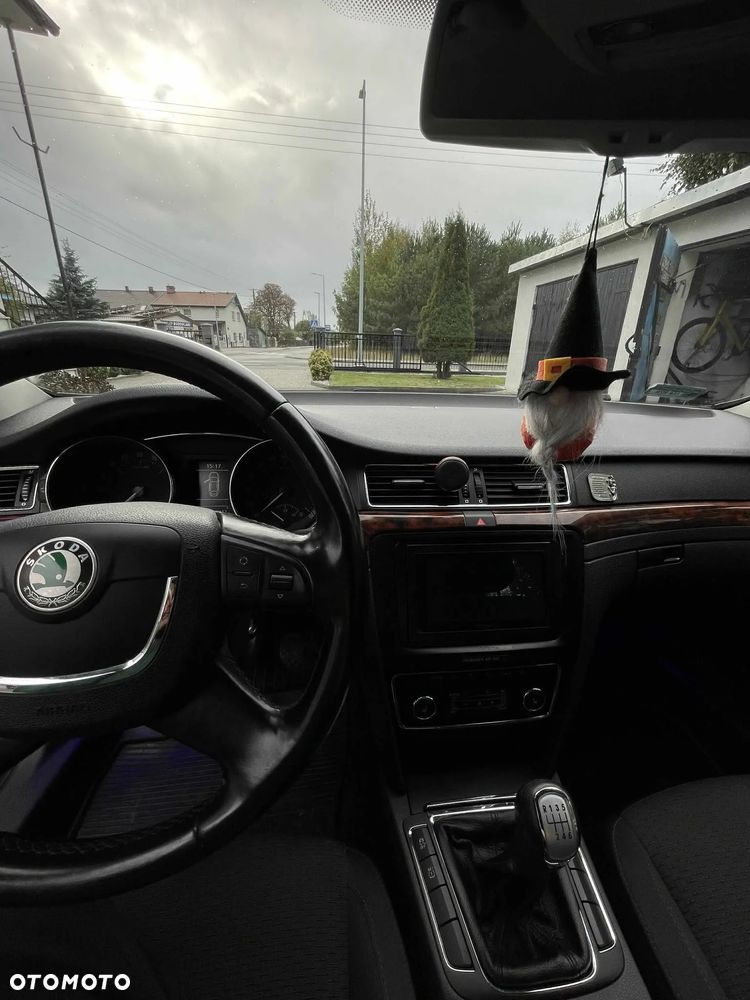 Skoda Superb 2.0 TDI Elegance - 11