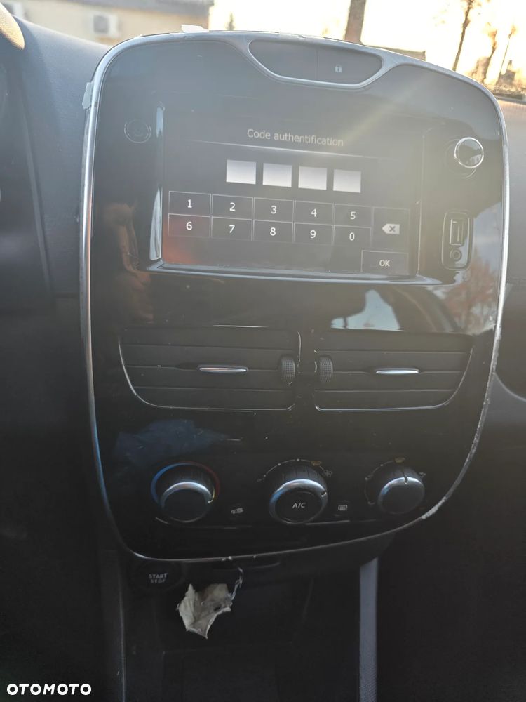 Renault Clio dCi 75 Stop & Start Expression - 22