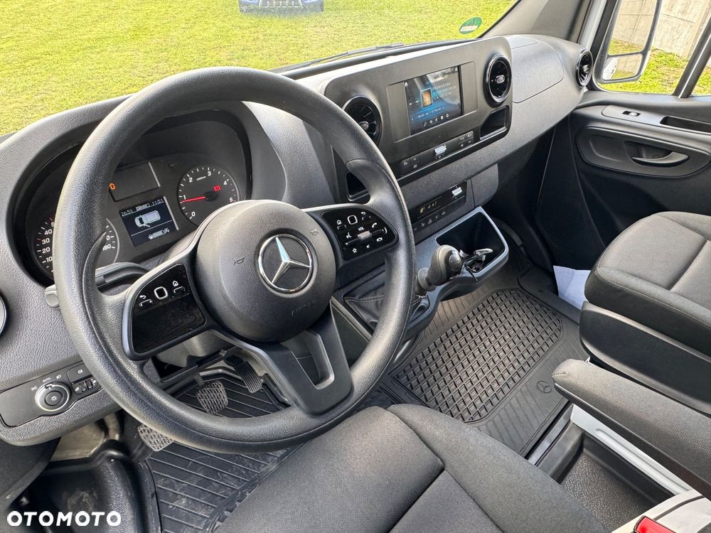 Mercedes-Benz SPRINTER 211 - 29