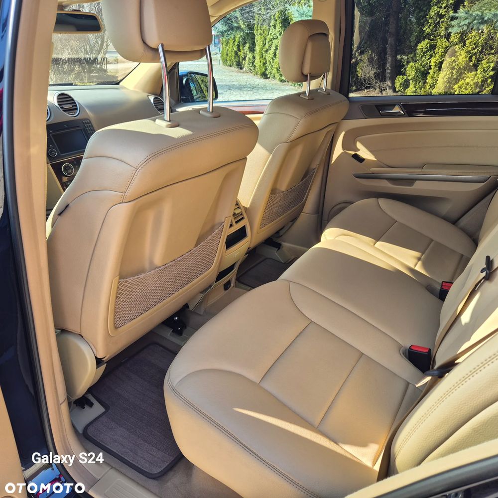 Mercedes-Benz ML - 10