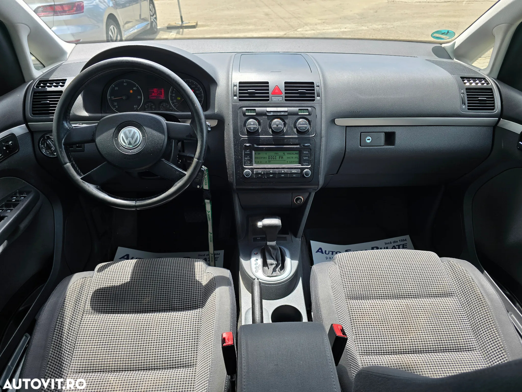 Volkswagen Touran 2.0 TDI DPF DSG Comfortline - 8