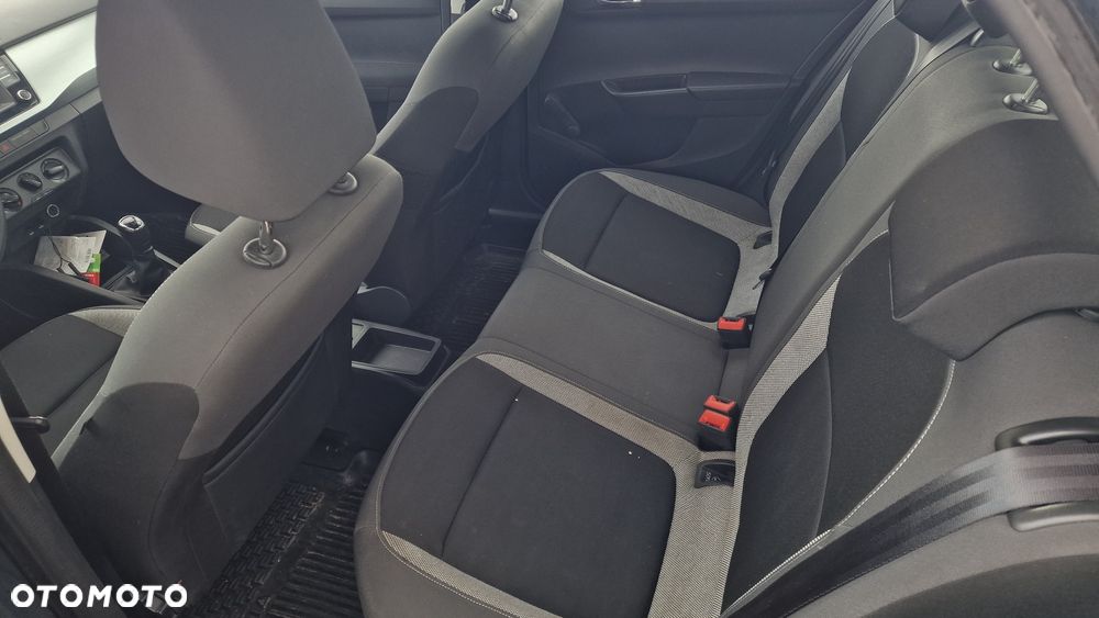 Skoda Fabia 1.0 TSI Style Color - 8