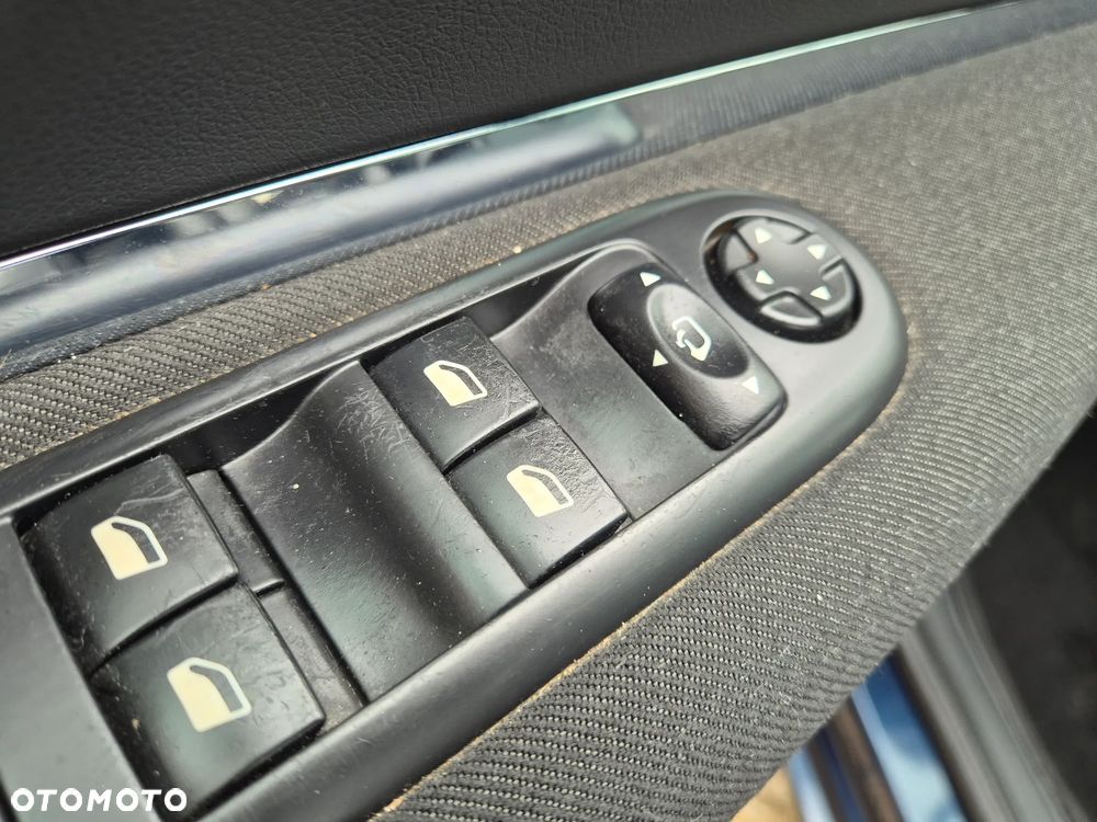 Peugeot 5008 - 10