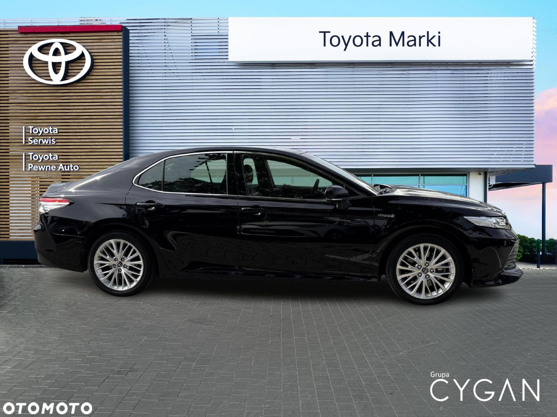 Toyota Camry - 6
