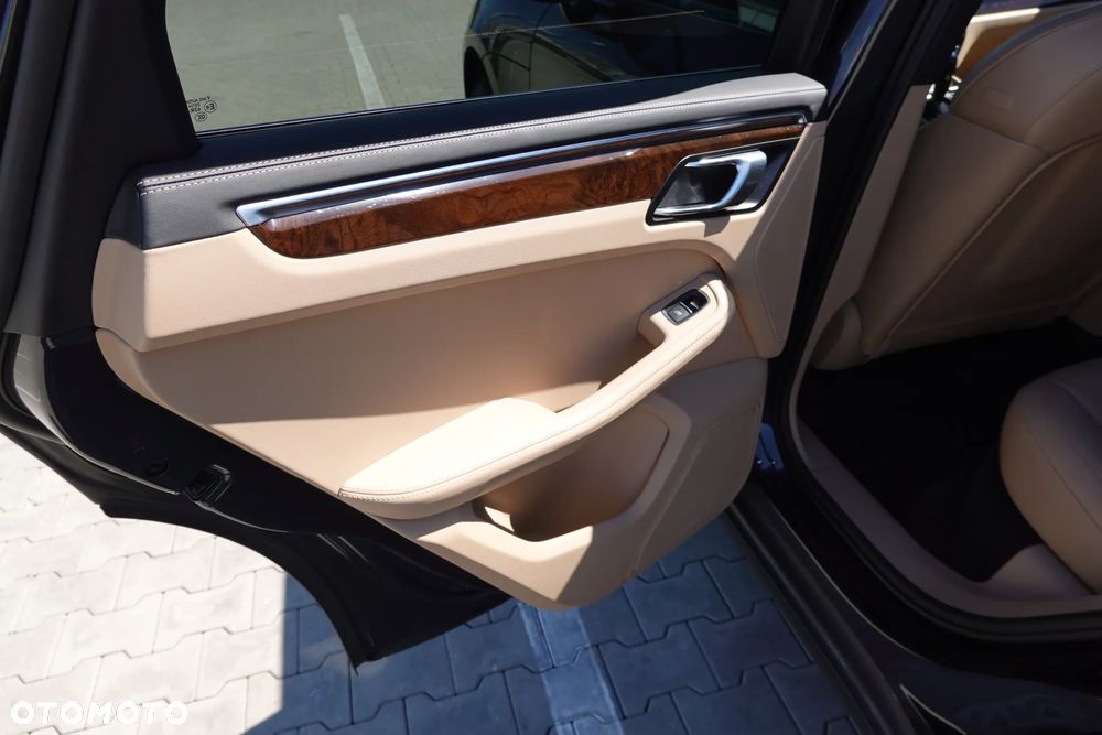 Porsche Macan Standard - 25