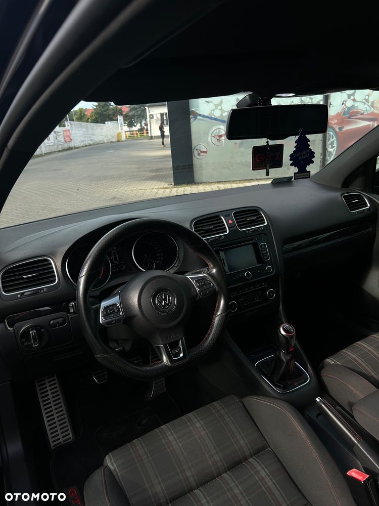 Volkswagen Golf - 14
