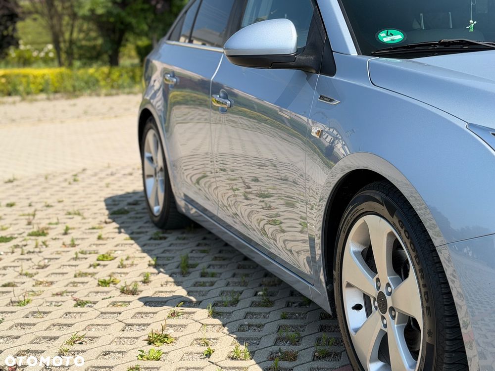 Chevrolet Cruze 1.8 LT+ - 12
