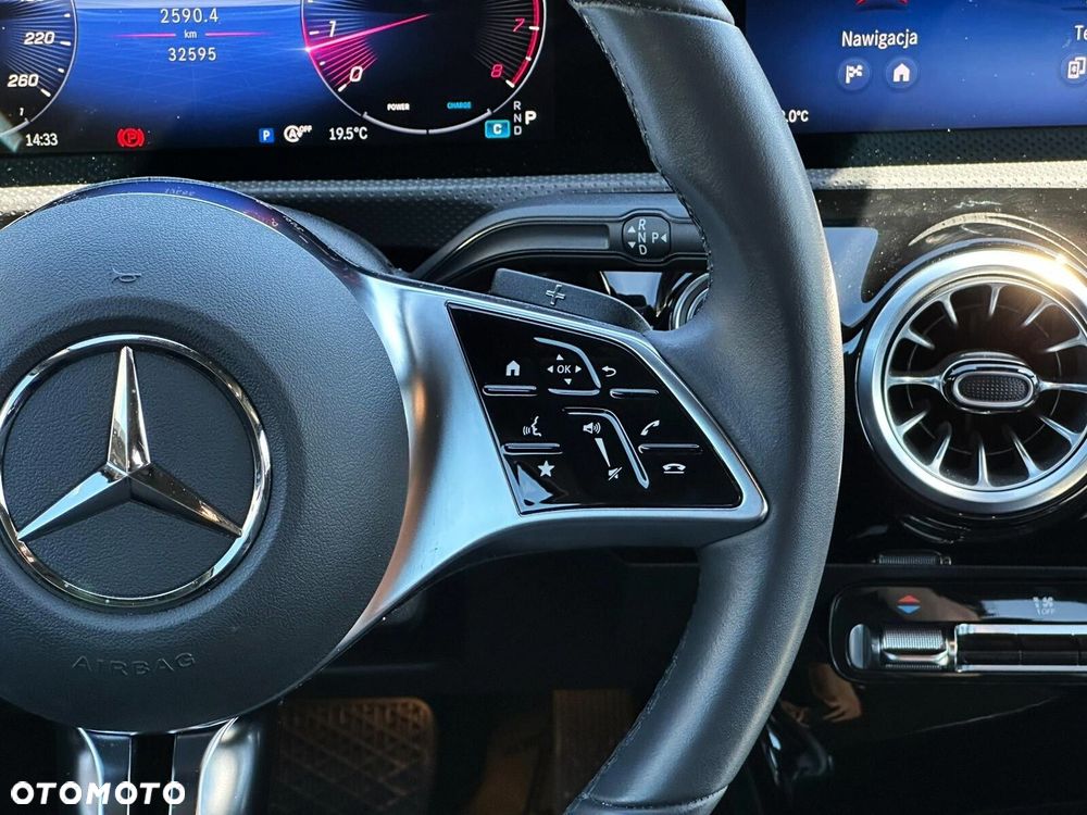 Mercedes-Benz Klasa A 220 4-Matic AMG Line 8G-DCT - 11