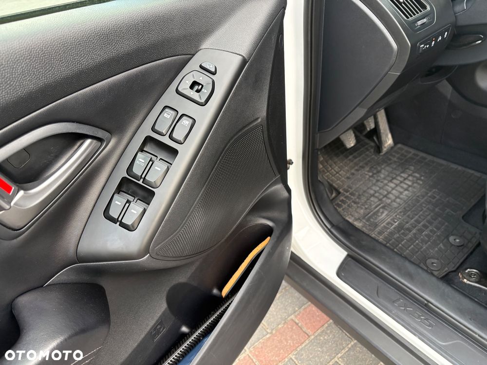 Hyundai ix35 1.7 CRDi 2WD blue Style - 18