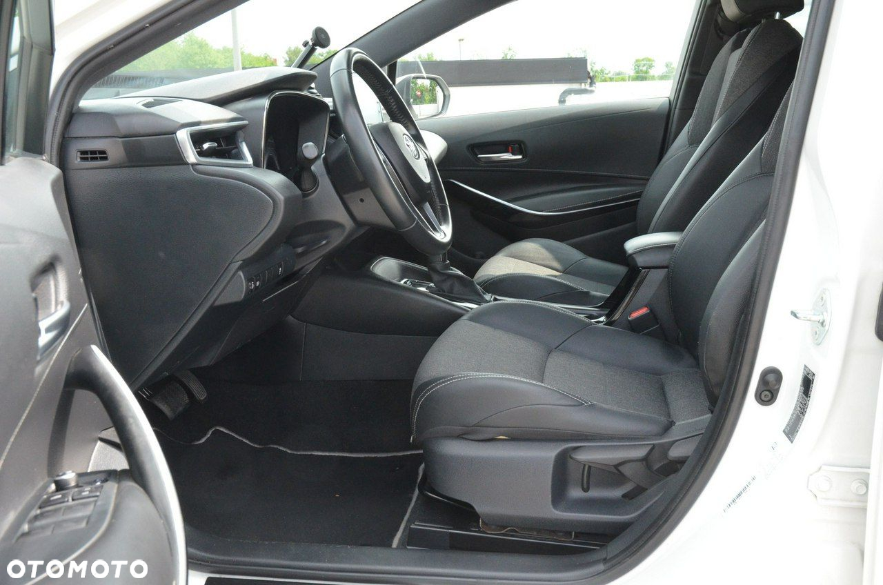 Toyota Corolla - 32