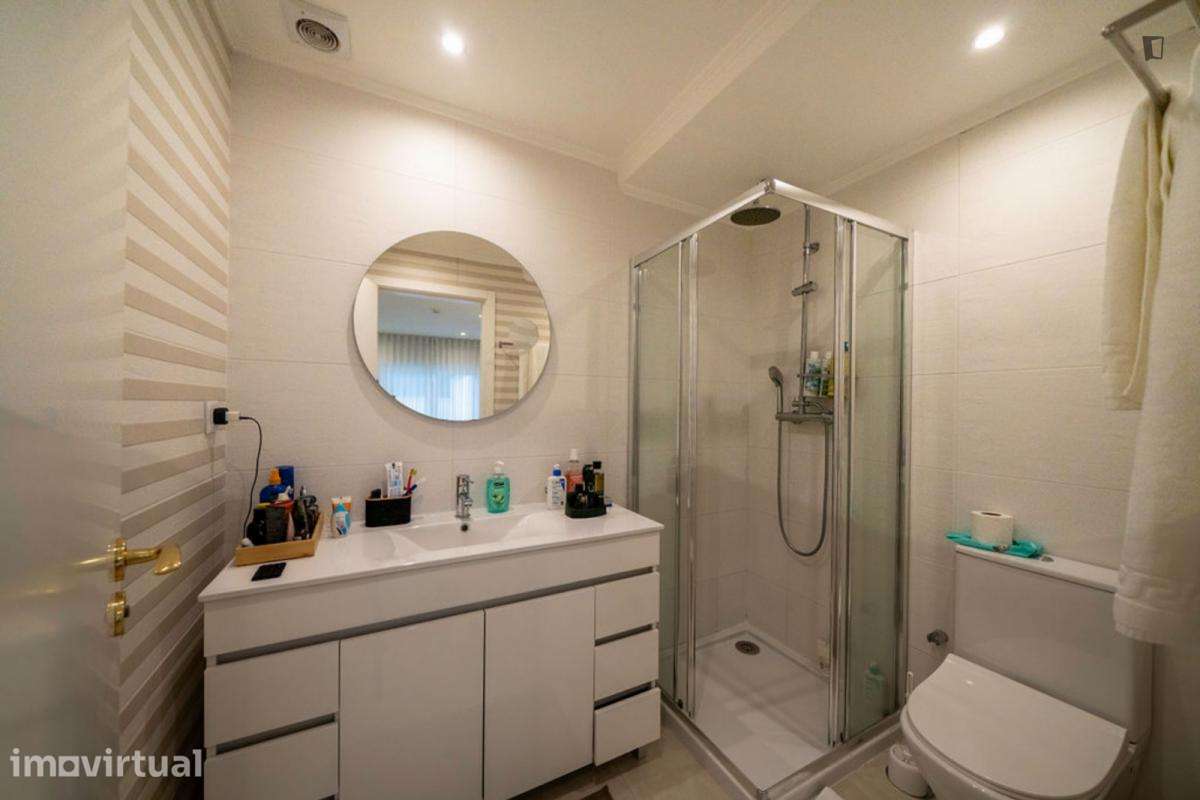 Quarto - localizado em Carcavelos Lisbon - Grande imagem: 2/27