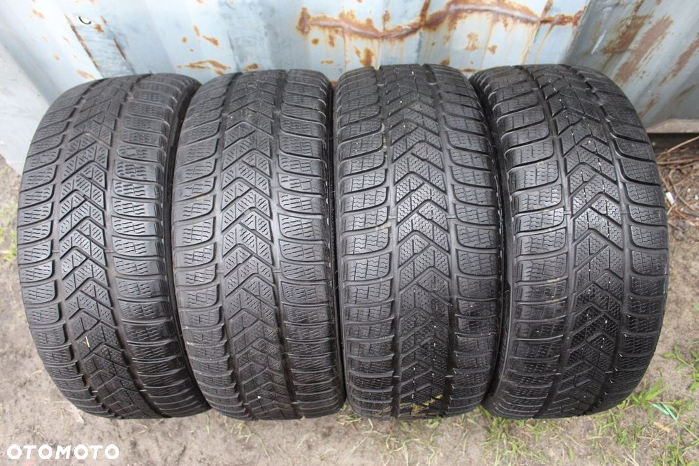 4x 235/35R19 PIRELLI WINTER SOTTOZERO 3 91W XL 7,5mm - 1