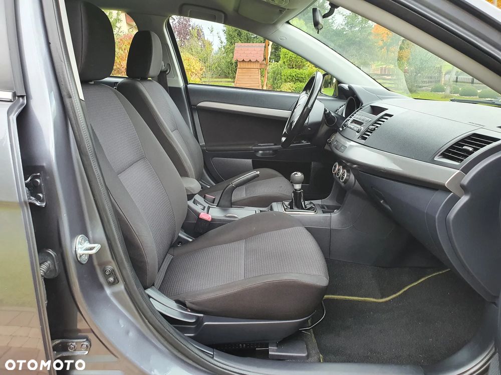 Mitsubishi Lancer 1.8 Invite - 22