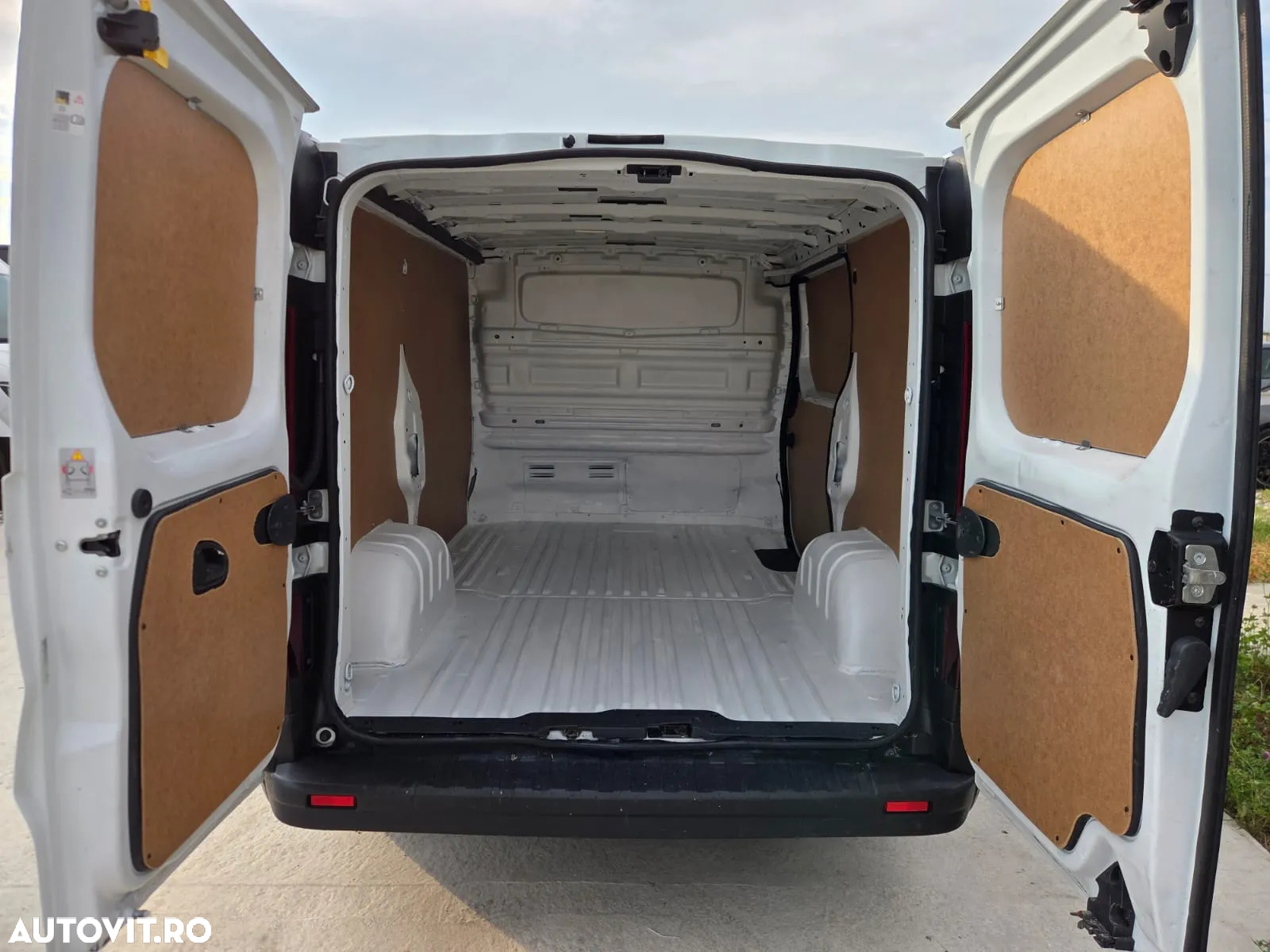 Renault Trafic L1H1 - 9