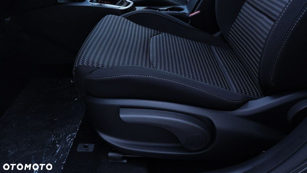 Kia Ceed - 10