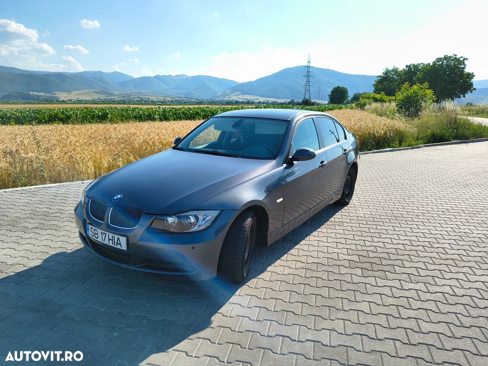 BMW Seria 3 318i - 5