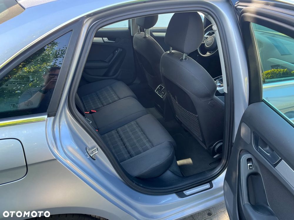 Audi A4 Limousine 2.0 TDI - 32