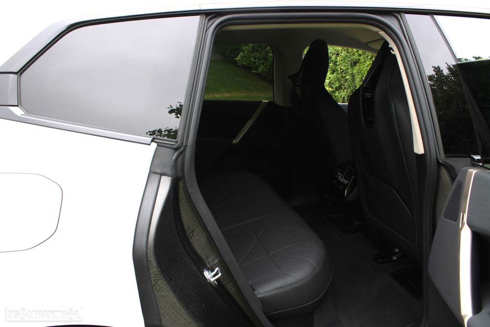BMW iX xDrive 40 - 42