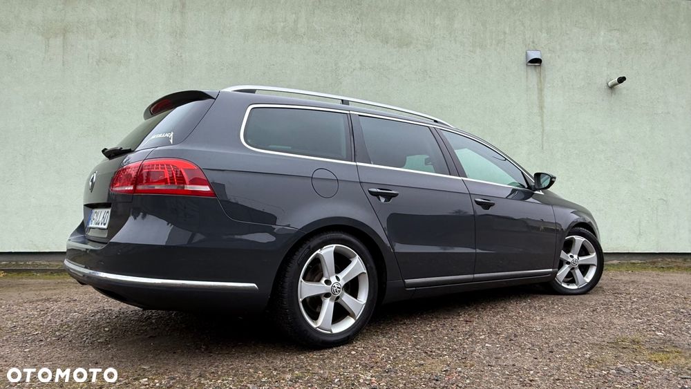 Volkswagen Passat 2.0 TDI BlueMotion Technology Exclusive - 20