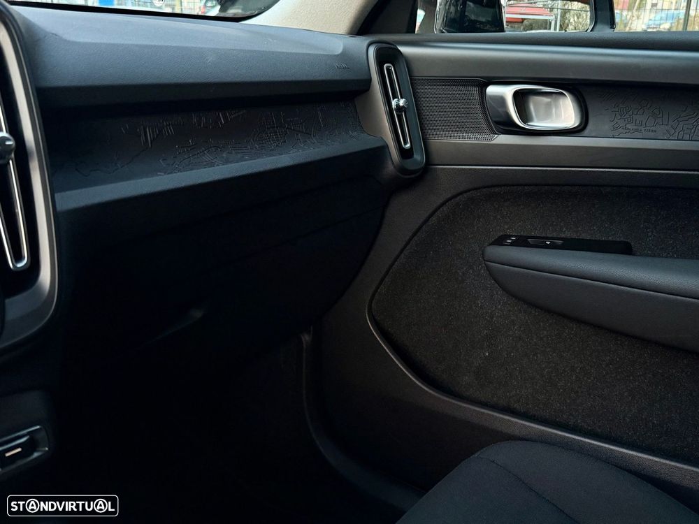 Volvo XC 40 1.5 T2 Momentum Geartronic - 18