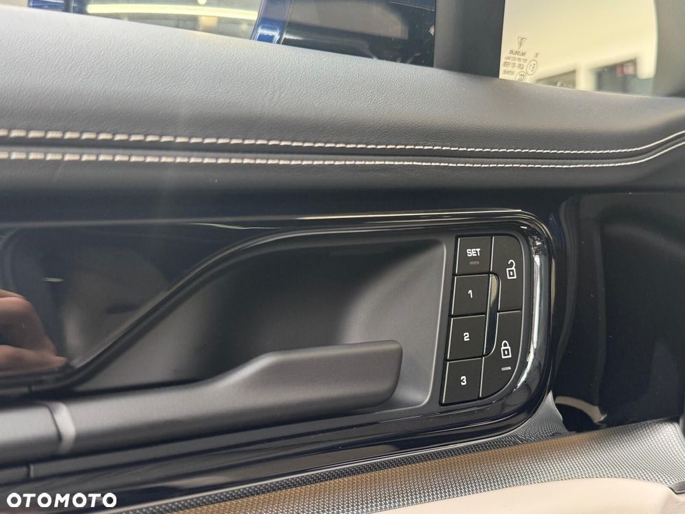 Porsche Panamera 4 - 12