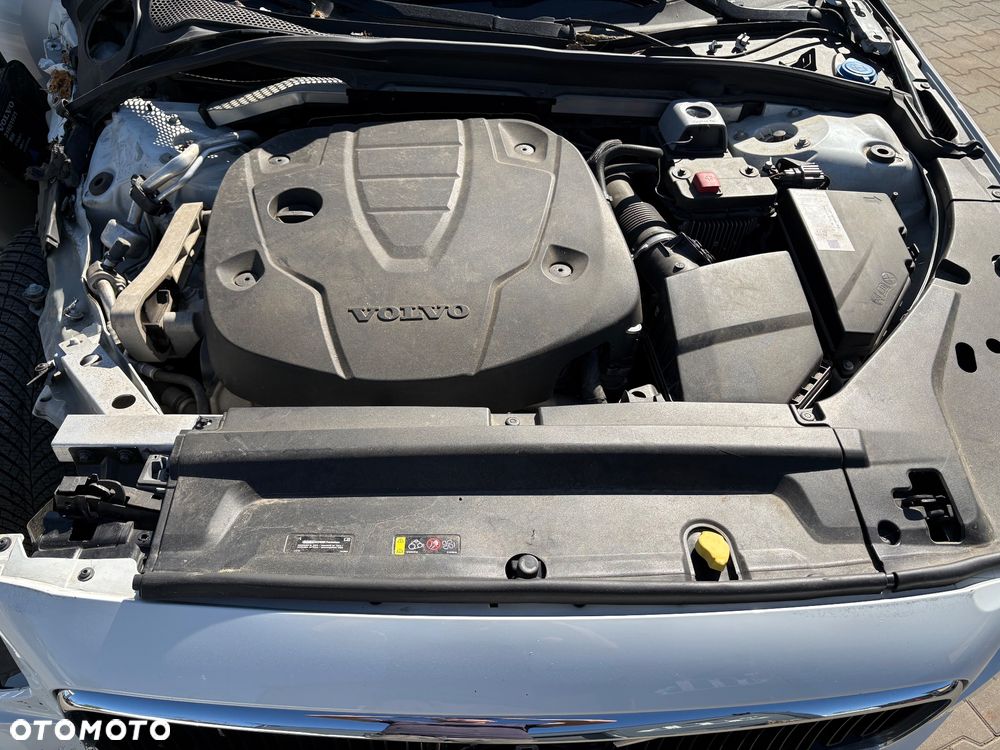 Volvo V90 D3 Momentum Pro - 21