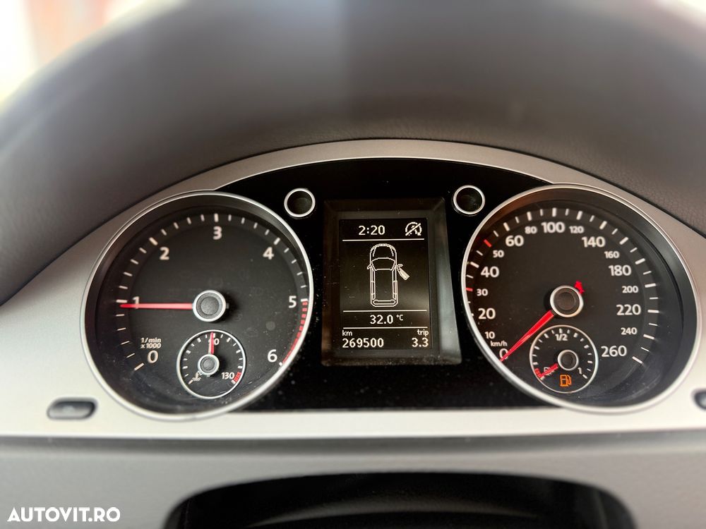 Volkswagen Passat 2.0 TDI BlueMotion Technology DPF Comfortline - 11