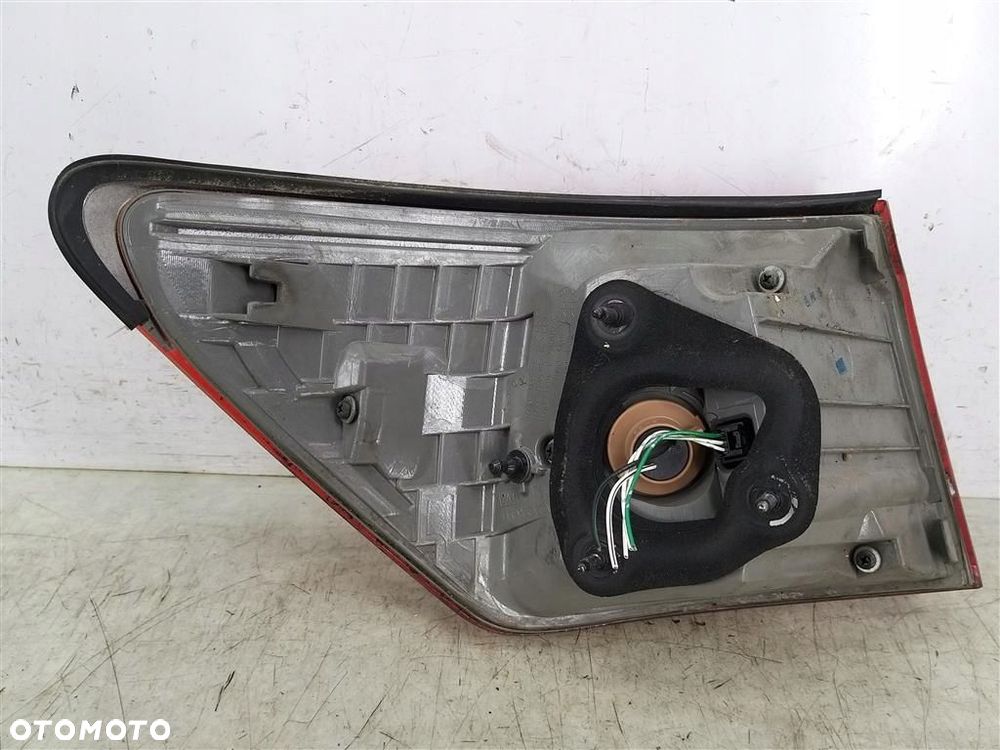 Lampa prawa tylna tył Lexus IS II PRZED LIFT SEDAN 2005-2010 R - 3