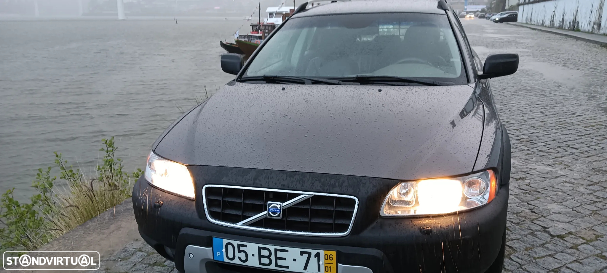 Volvo XC 70 2.4 D5 Nivel 3 - 2
