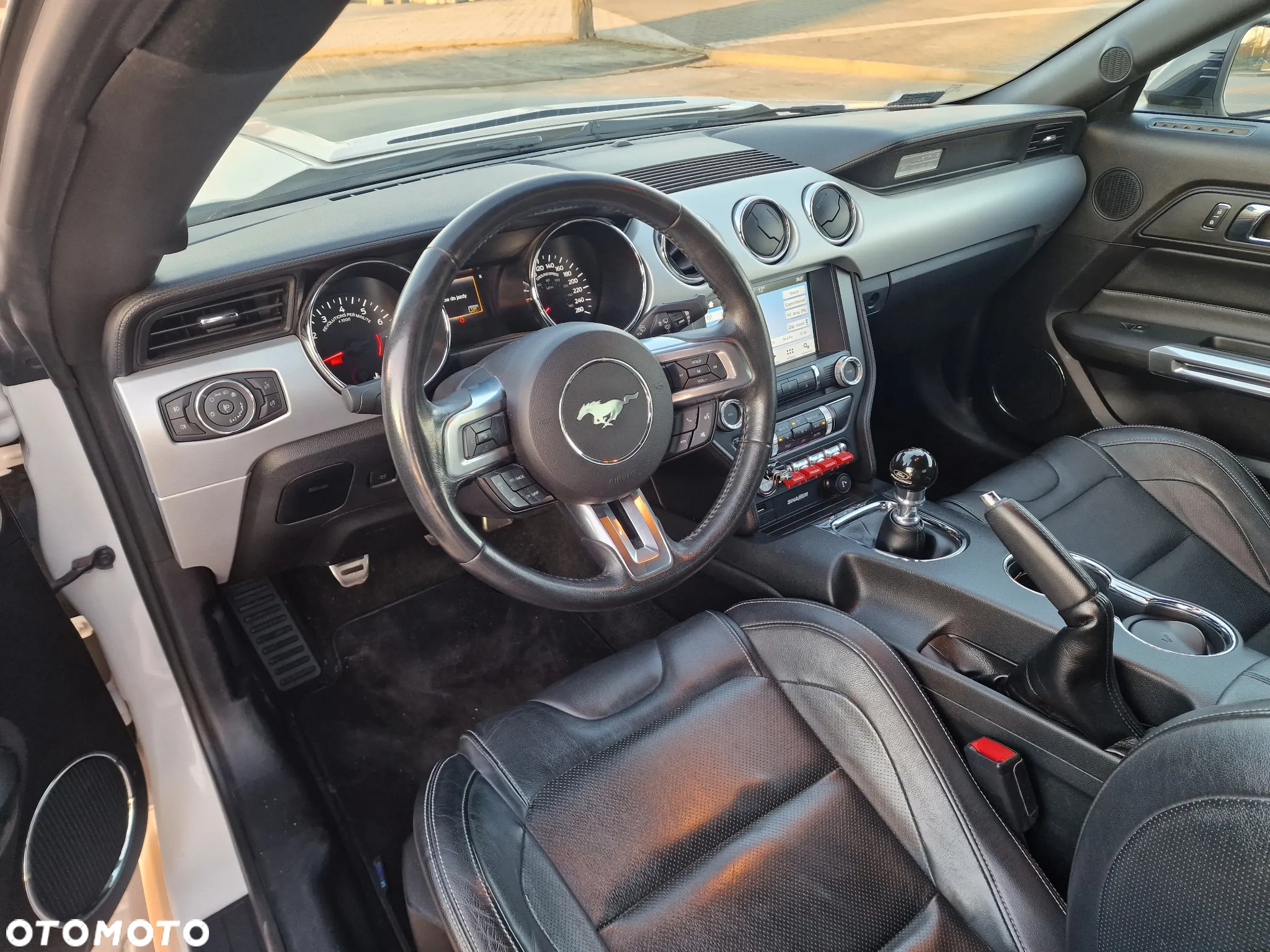Ford Mustang 5.0 V8 GT - 12