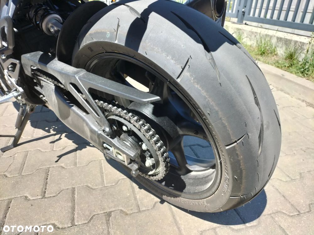 Yamaha R9 - 7