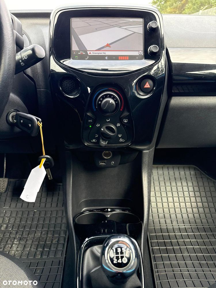 Toyota Aygo x-play - 34