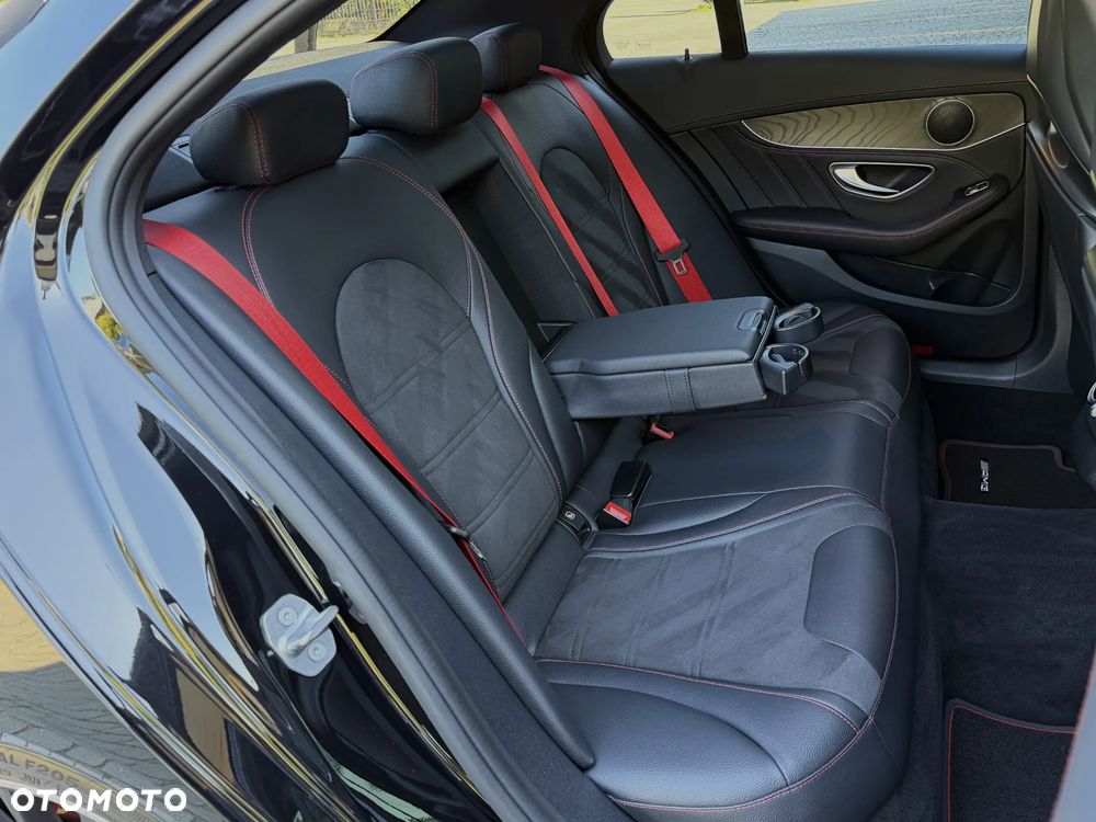 Mercedes-Benz Klasa C AMG 43 4Matic 9G-TRONIC - 28