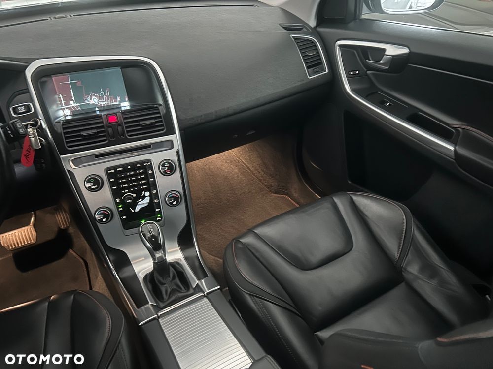 Volvo XC 60 D3 Geartronic Momentum - 22