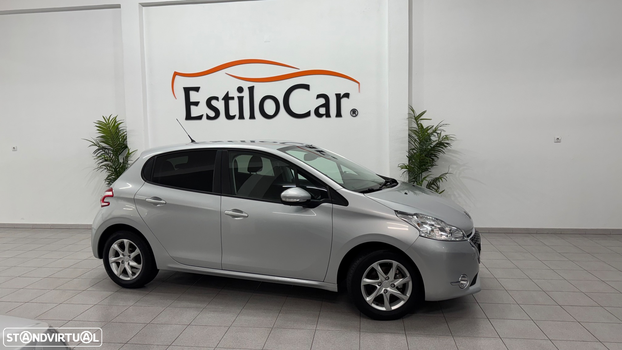 Peugeot 208 1.2 VTi Allure - 15
