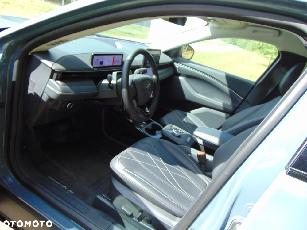 Ford Mustang Mach-E - 9