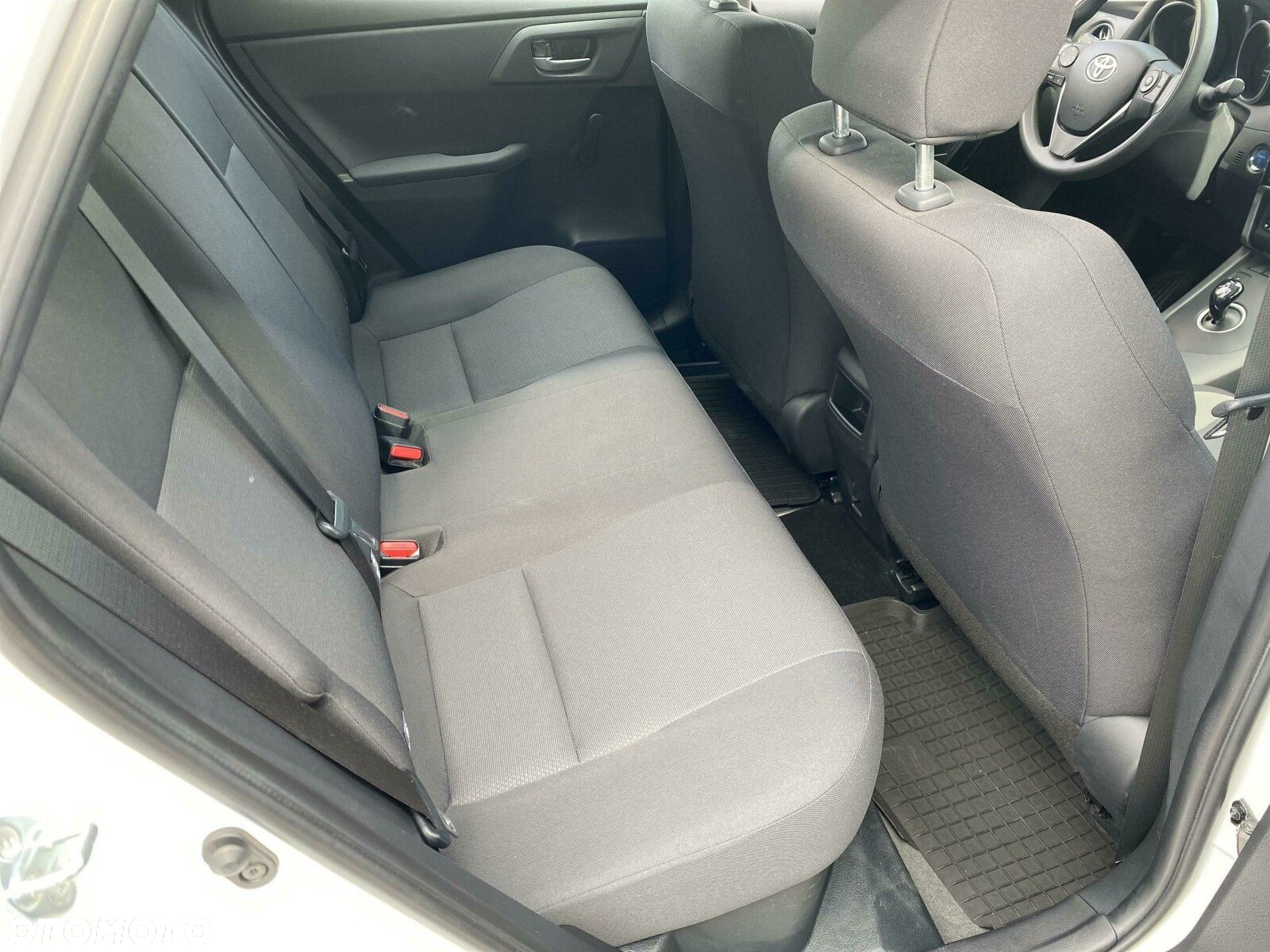 Toyota Auris - 13