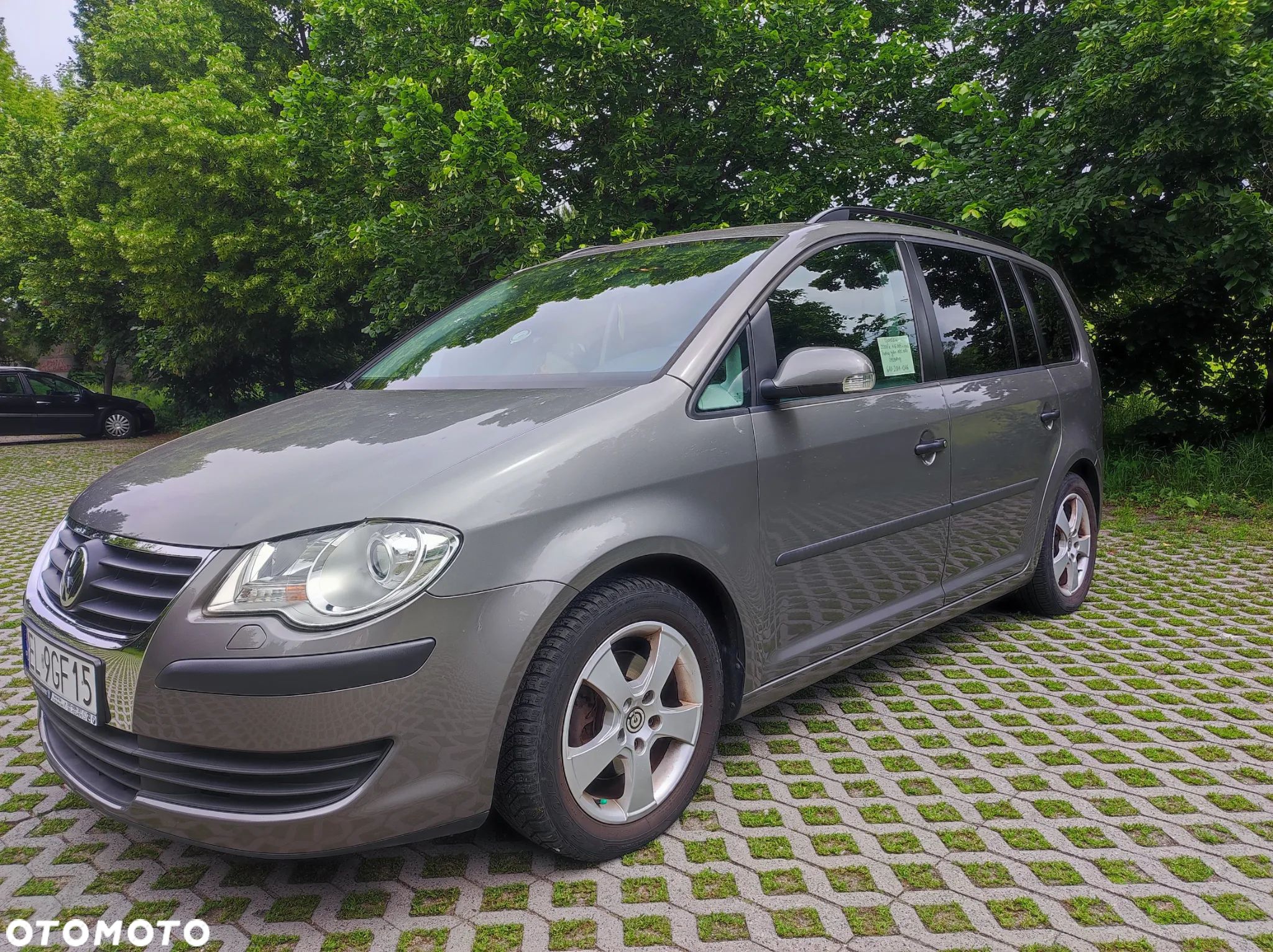 Volkswagen Touran - 1