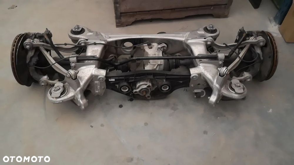 ZAWIESZENIE TYŁ MERCEDES W222 NAWIERCANE TARCZE DYFER - 1