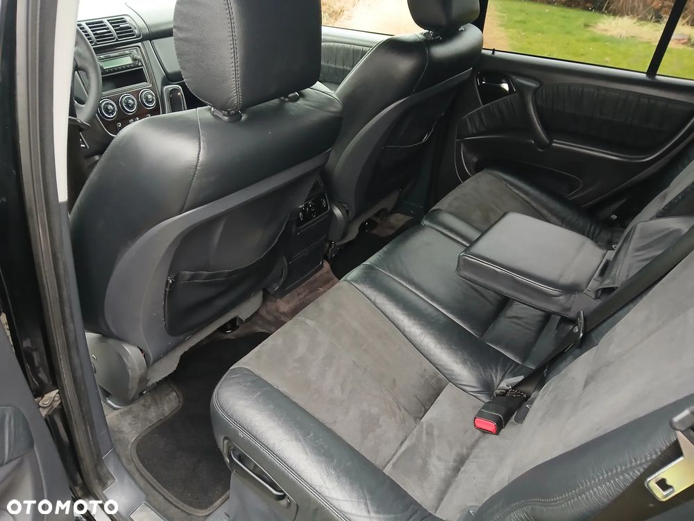 Mercedes-Benz ML - 12