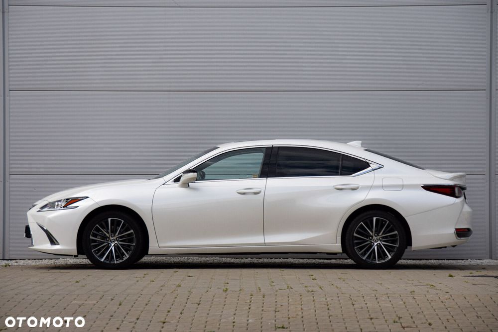 Lexus ES 300h Business Edition - 5