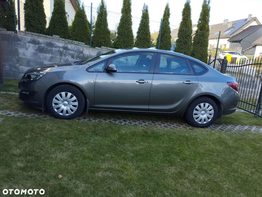 Opel Astra 2018 photo 2