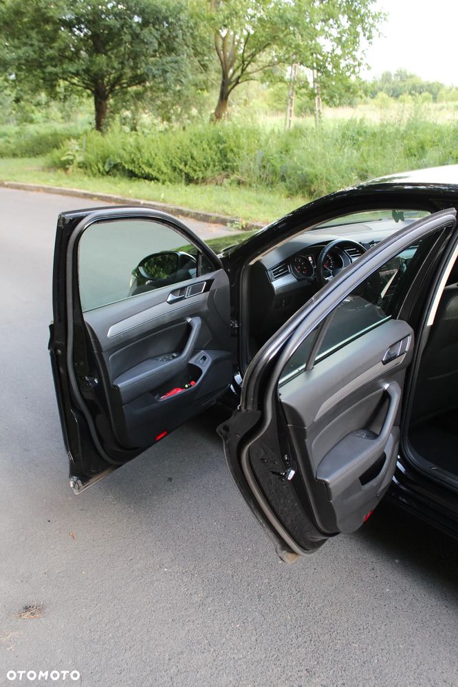 Volkswagen Passat - 19