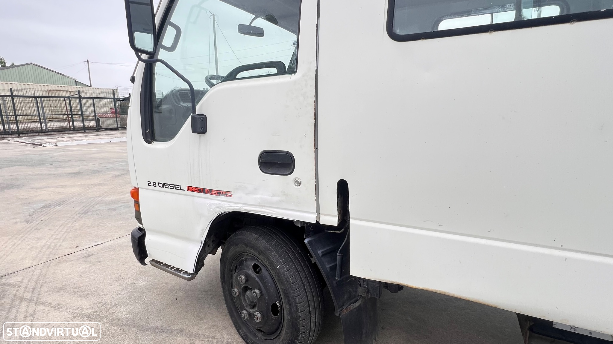 Isuzu NKR 55 LL5 D 7 lugares 2.8 d - 8