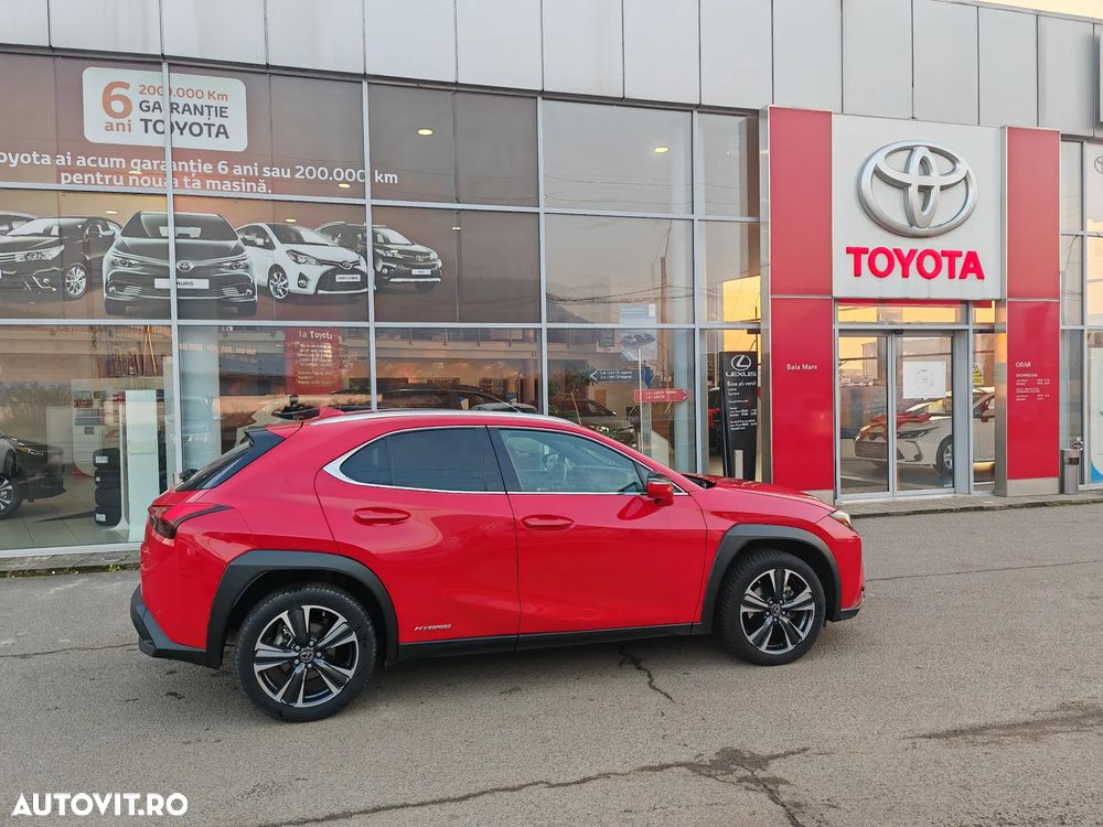 Lexus UX 250h FWD Executive - 6