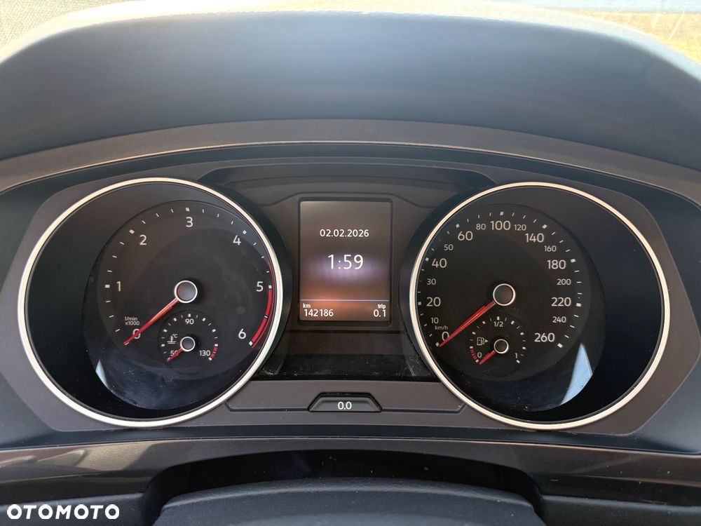 Volkswagen Tiguan - 11