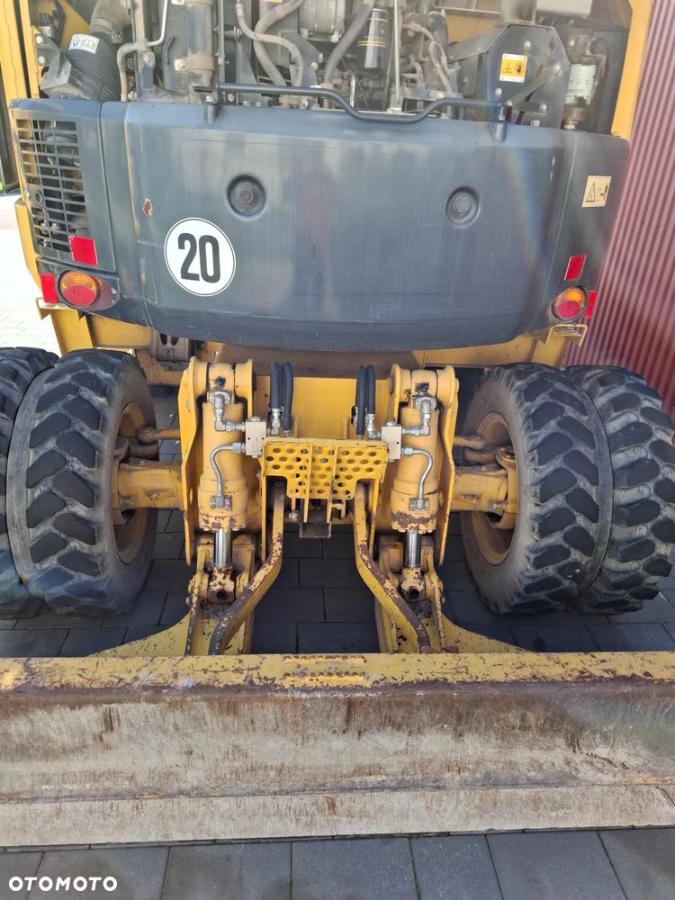 Komatsu PW98 MR-8 - 5