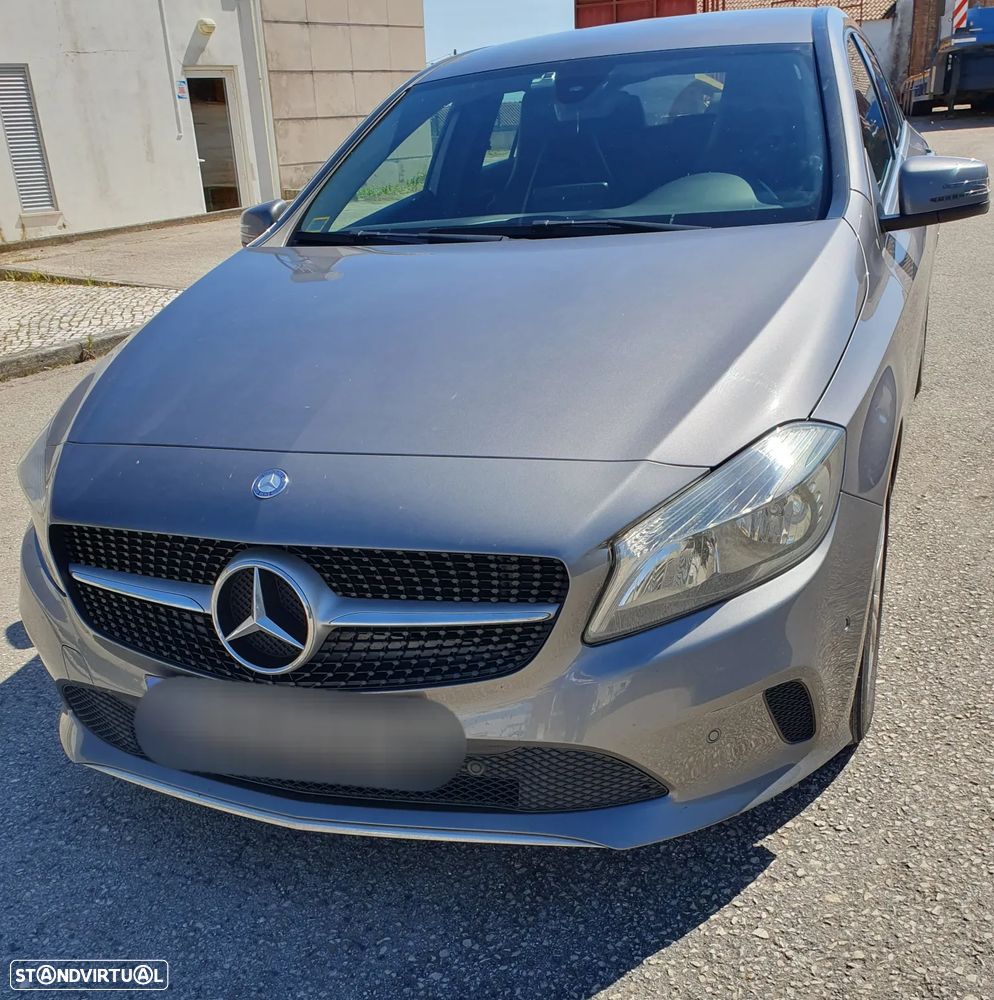 Mercedes-Benz A 220 - 1