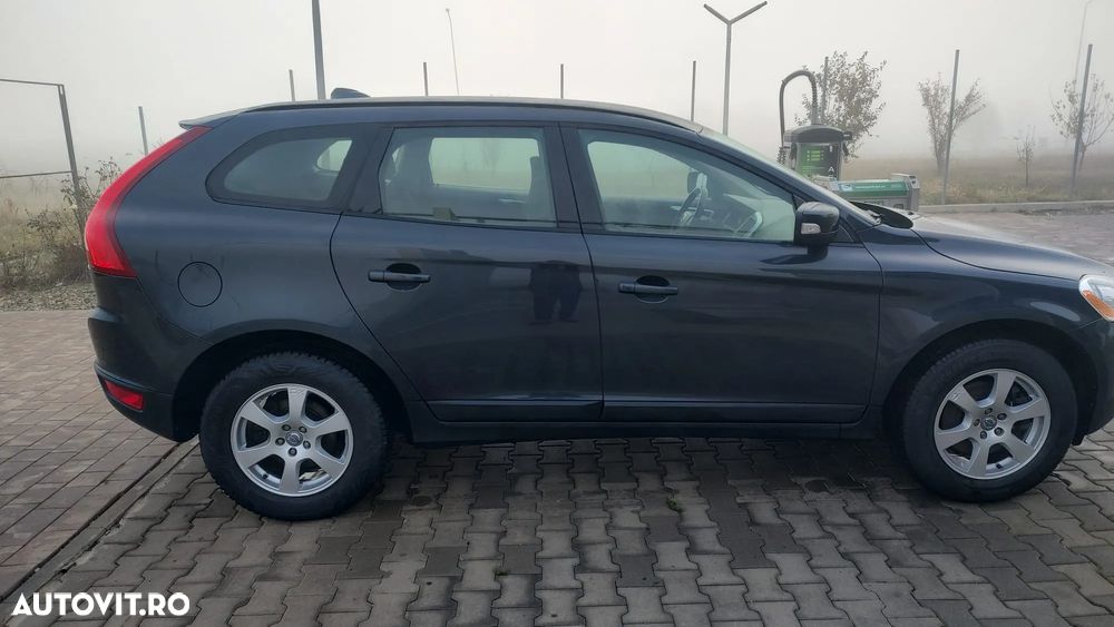 Volvo XC 60 2.4D AWD Momentum - 6