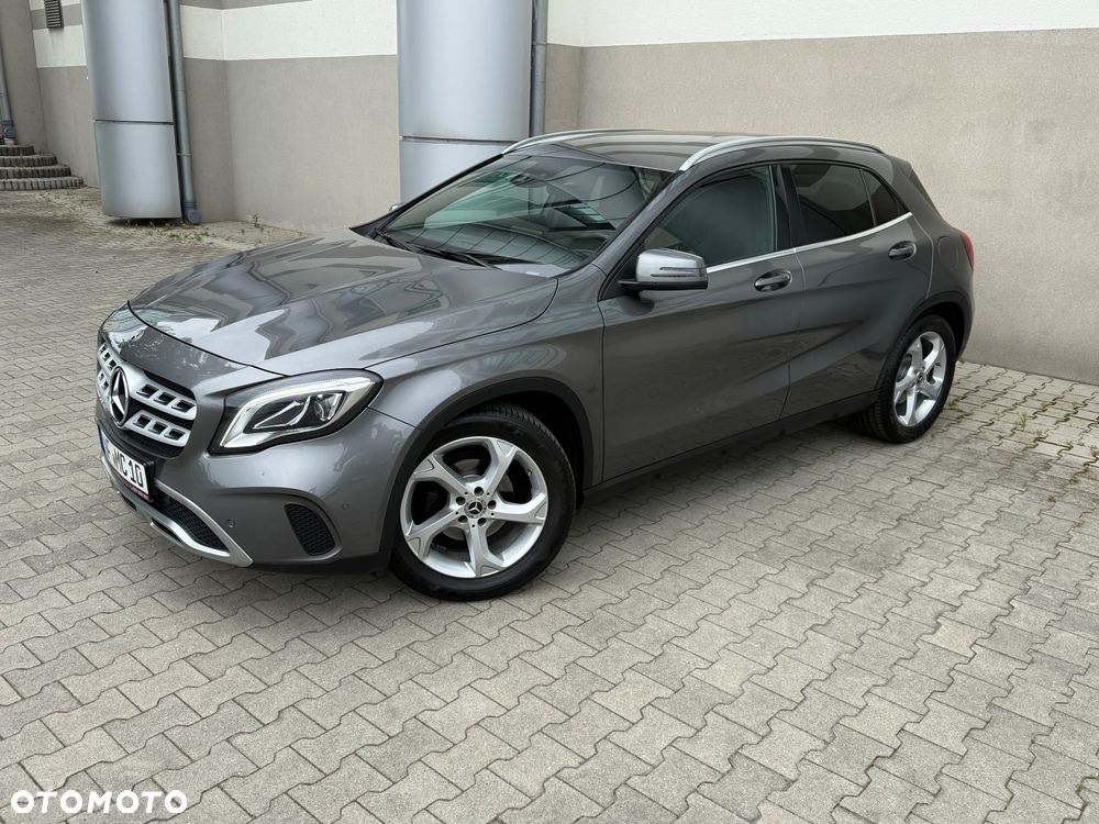 Mercedes-Benz GLA 180 7G-DCT Peak Edition - 9